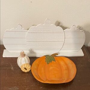 Mud pie Pumpkin Set with White and Orange Accents